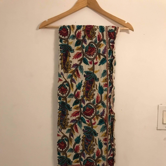 Scarf - Picture 2 of 3